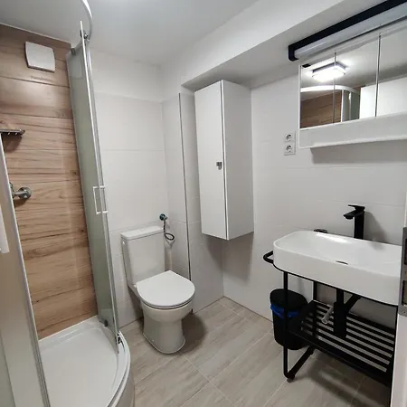 Saujana - Lower Ground Retreat 招待所 Mosonmagyaróvár